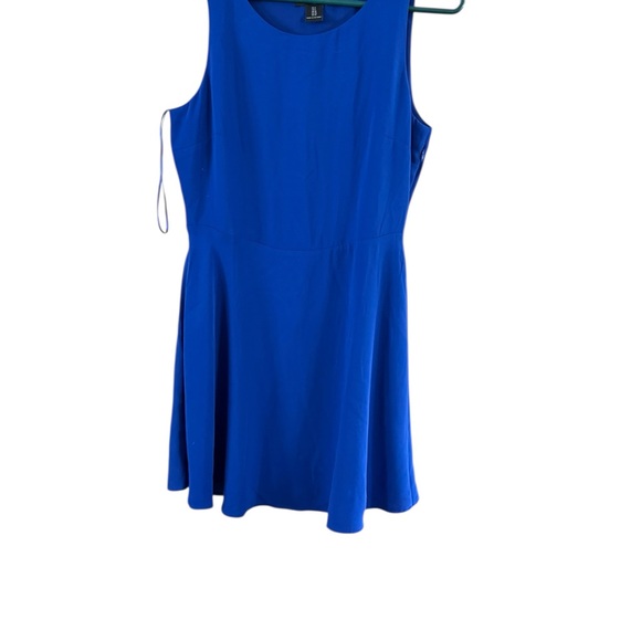 Elegant Blue Sleeveless Dress - Picture 6 of 7